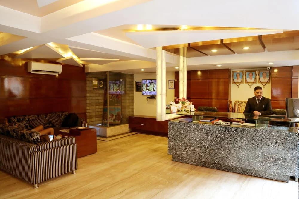 Hotel Geetasaar - photo 18
