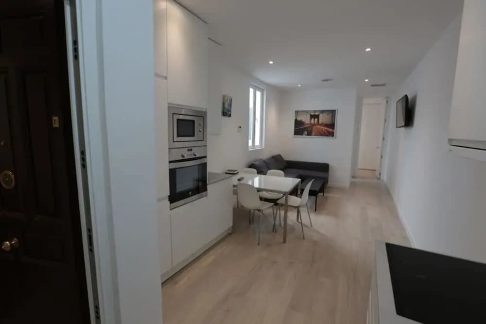 Apartment With one Bedroom in Madrid, With Wonderful City View, Balcony and Wifi - photo 3