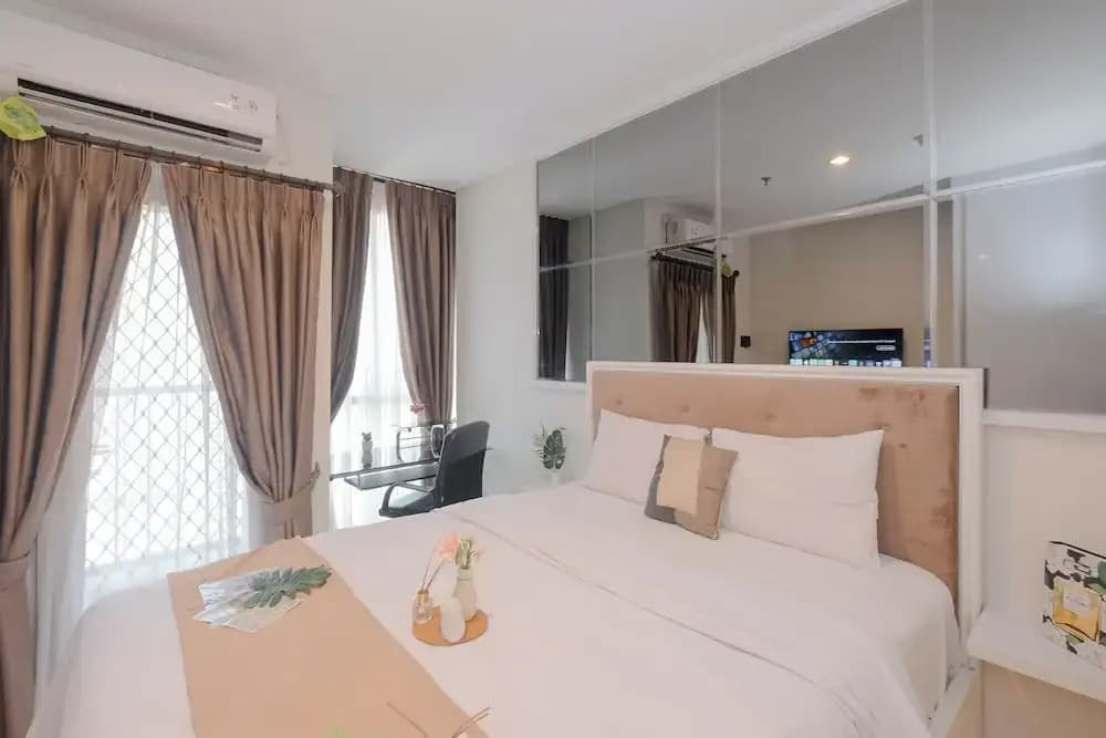 Modern Studio At Ciputra World 2 Apartment - photo 1