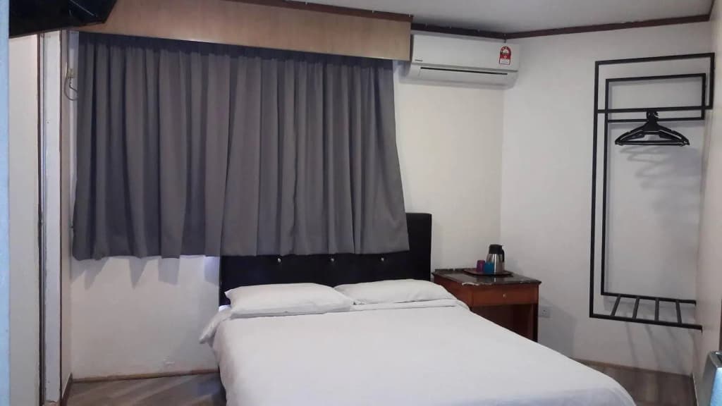 Town View Hotel - photo 5
