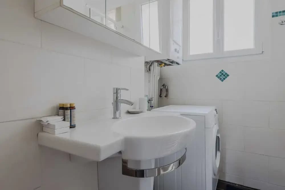 Apartment in Montmartre With 1 Room - photo 7