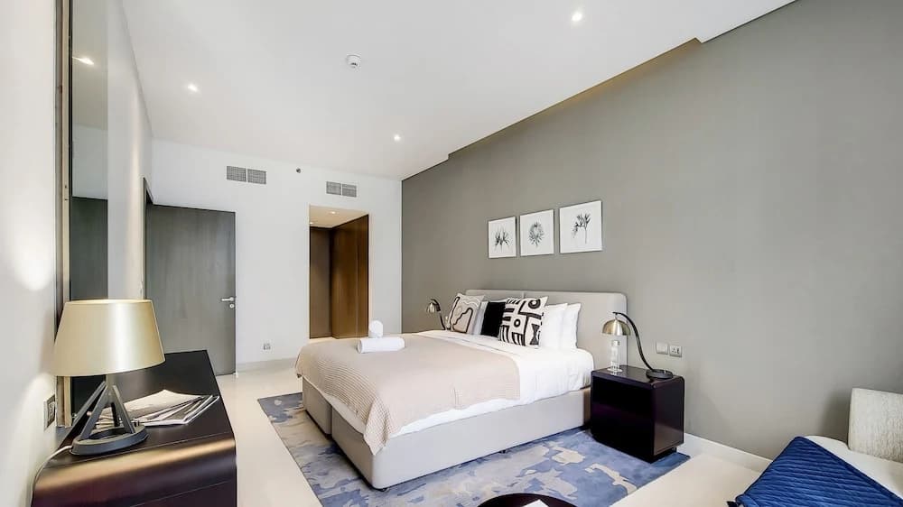 Manzil - 1BR in Business Bay w Burj & Canal Views - photo 4