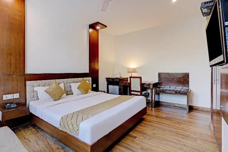 Townhouse OAK Hotel Heaven - photo 12