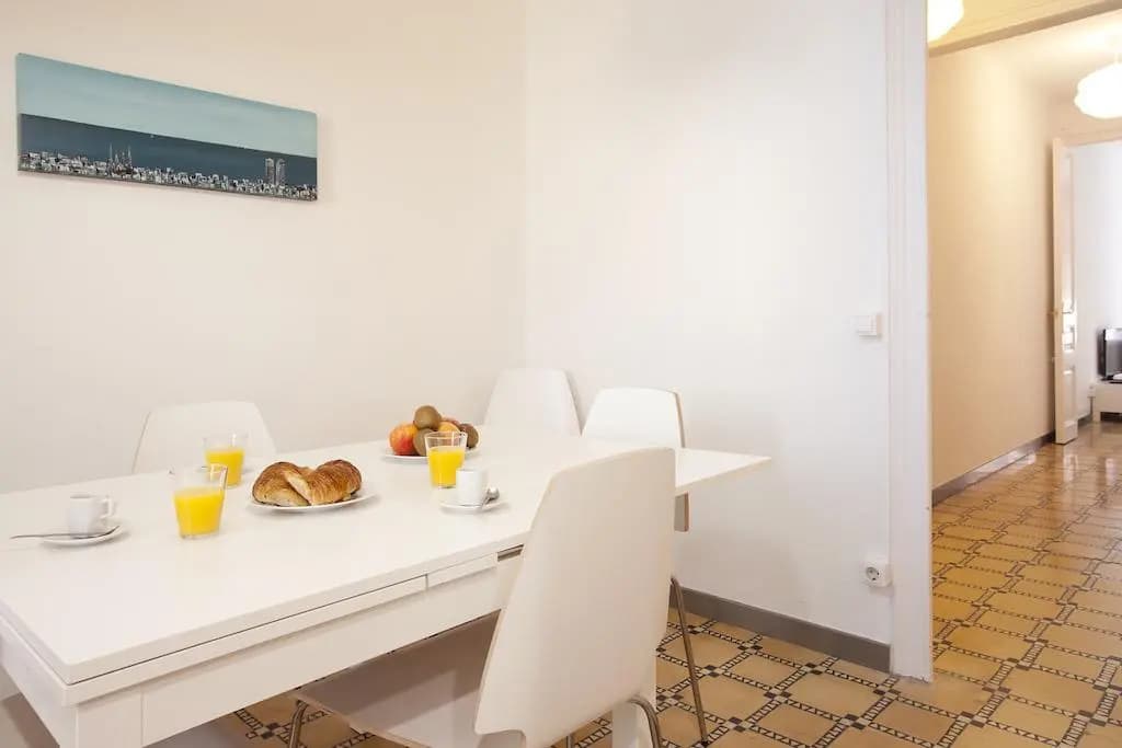 Barnapartments Basic Gracia - photo 8