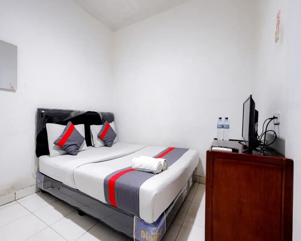 J&B Rooms Tomang Jakarta Mitra RedDoorz - photo 5