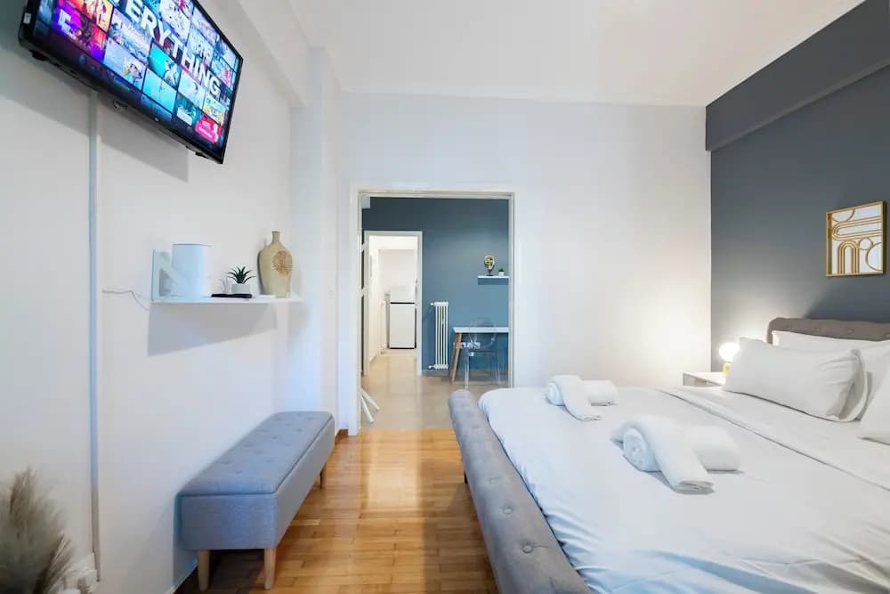 Chic 1-Bedroom near Panathenaic Stadium - photo 2