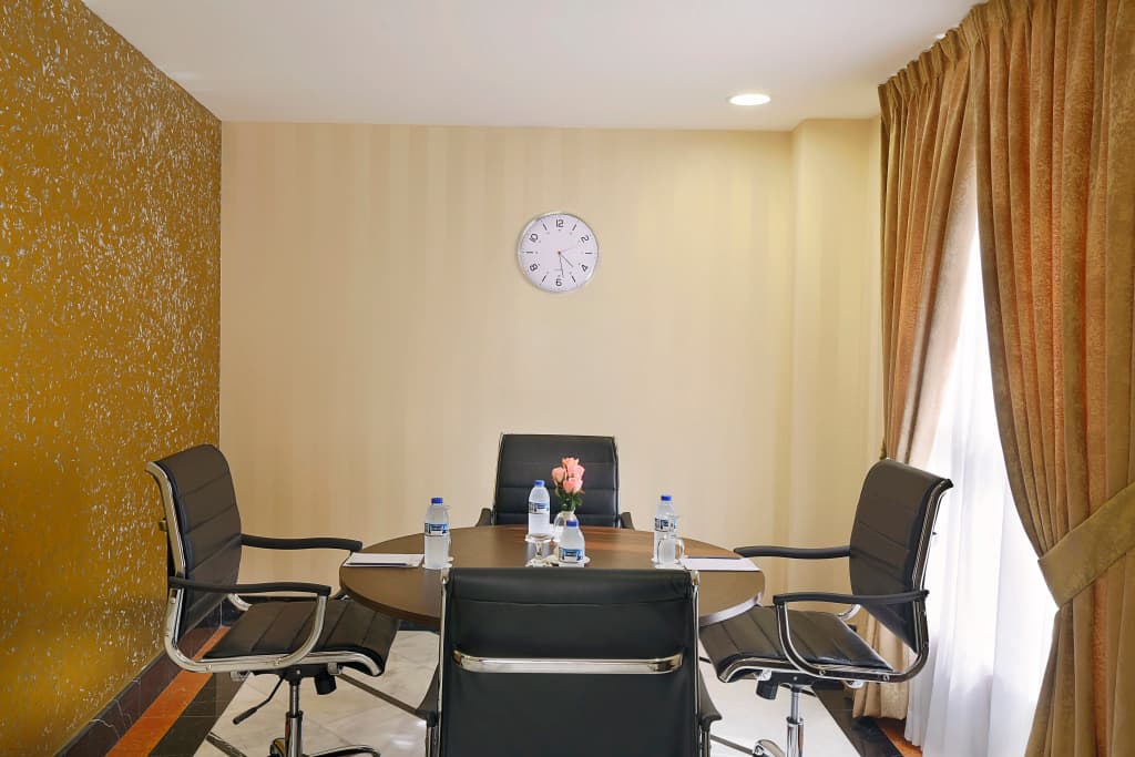 Gateway Hotel - photo 16