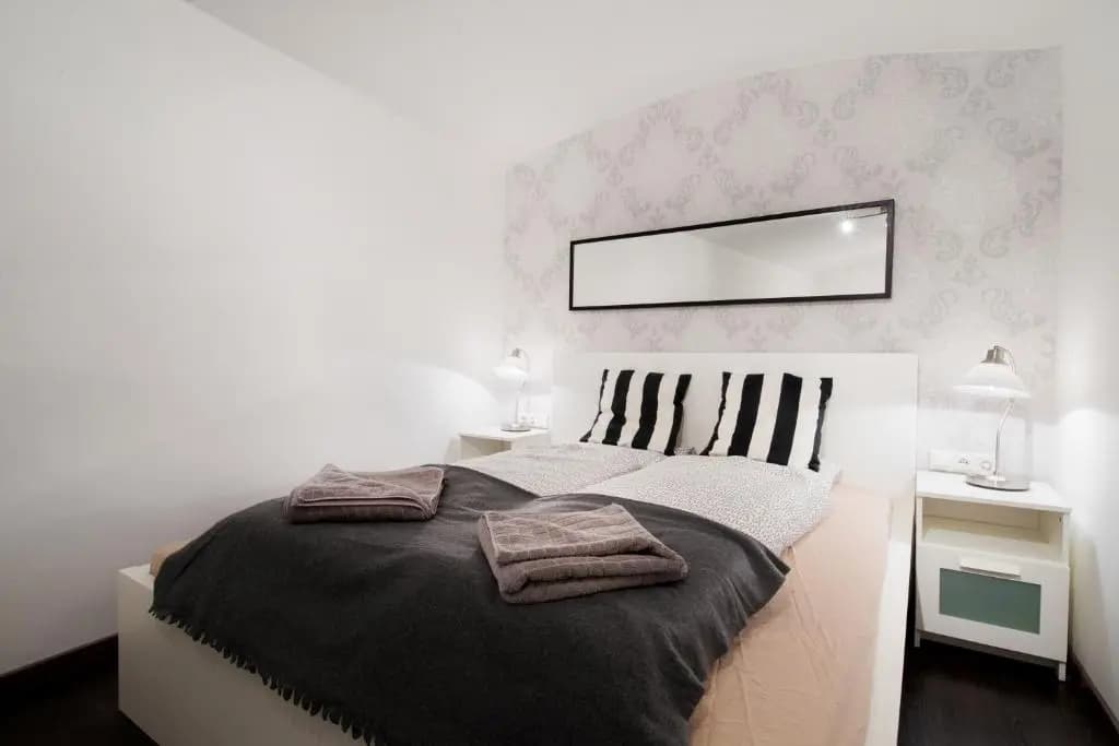 d.Five Elegant Apartment at Synagogue - photo 1