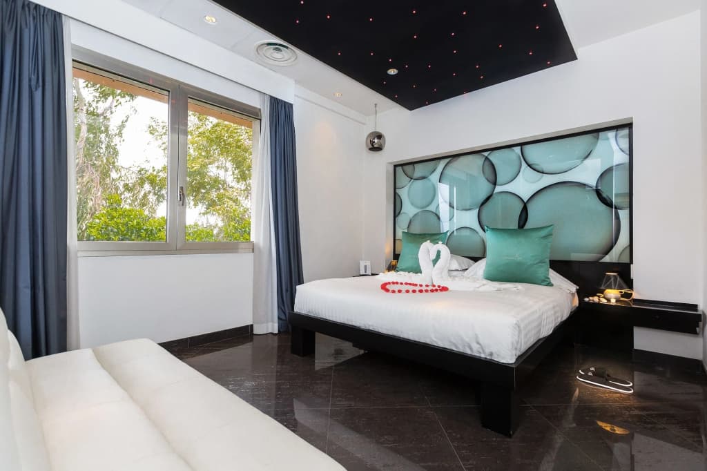 JC Hotel - photo 34