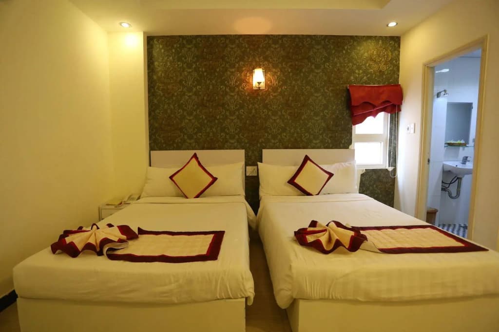 Lee Park Hotel - photo 7