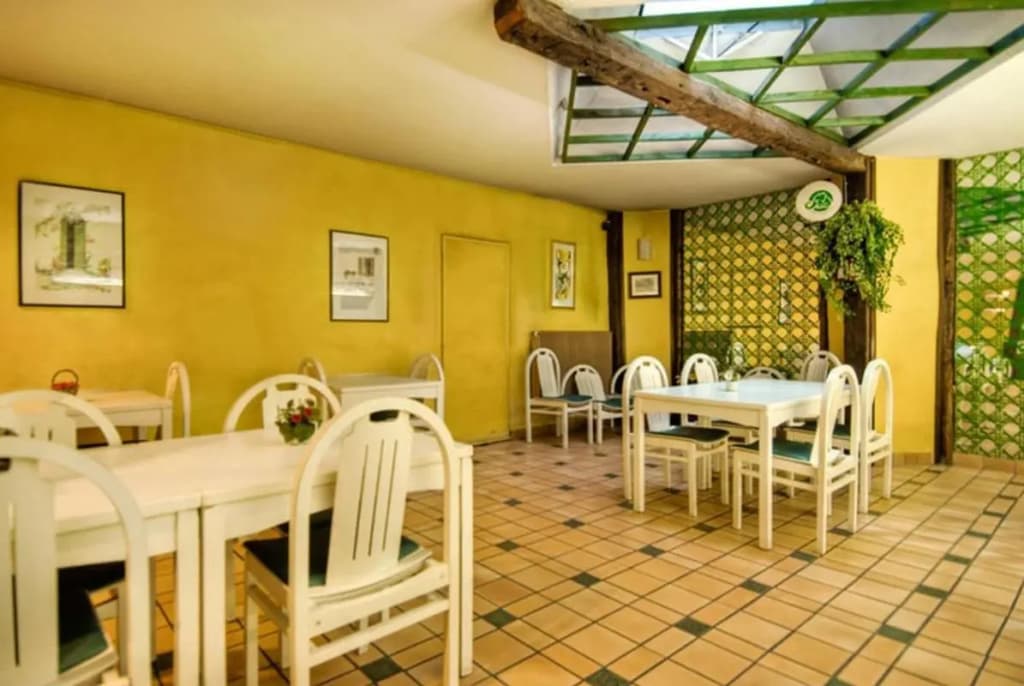 Le Faubourg Hotel  - photo 26