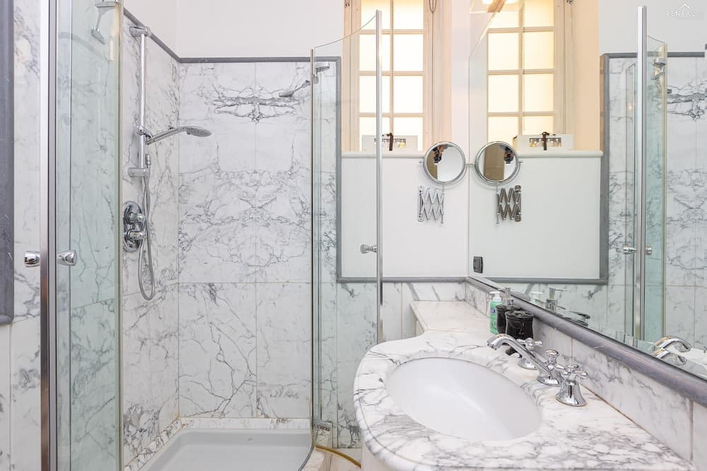 Rental in Rome Borghese Apartment - photo 45