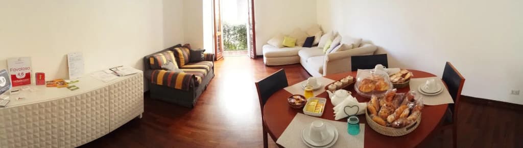 Emi's Guest House - photo 14