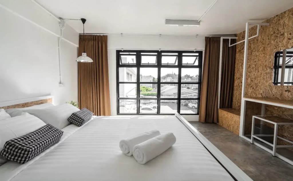 Baan Phuen Hostel & Rooftop Bar - photo 5