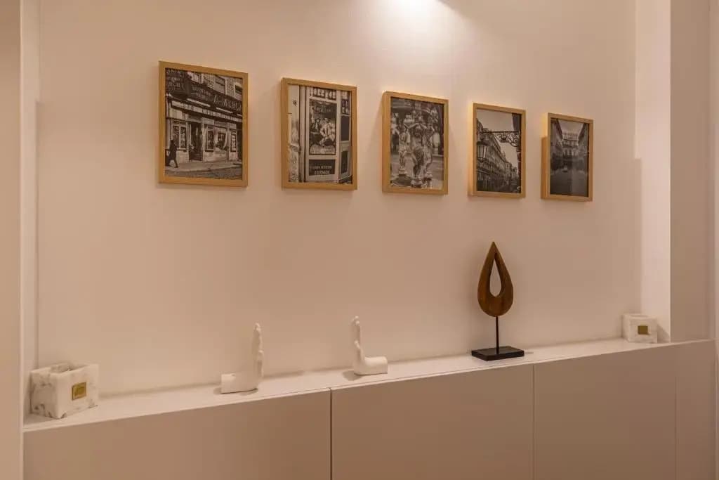 Upscale & Modern 2BDR Apartment - photo 12