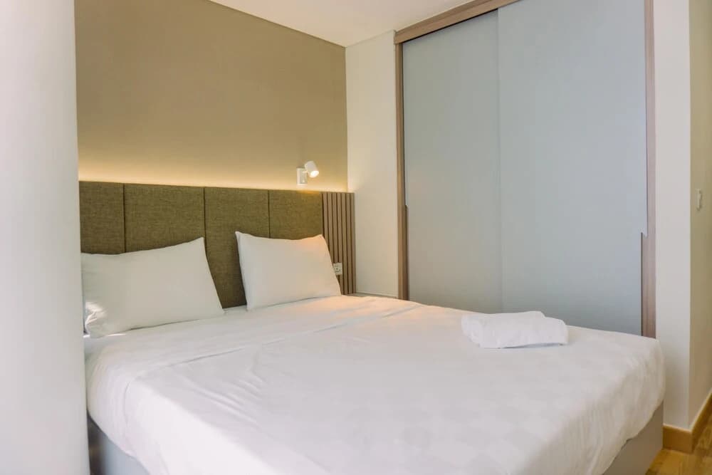 Comfort And Nice 2Br At Gold Coast Apartment - photo 2