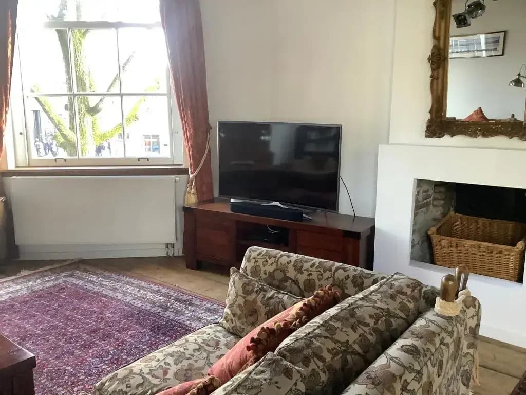 Former Rembrandt workshop two bedroom B&B - photo 4