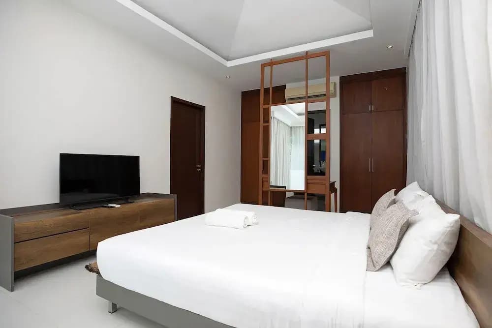 Miami-Style 2BR Pool Villa Janine Kamala - photo 1