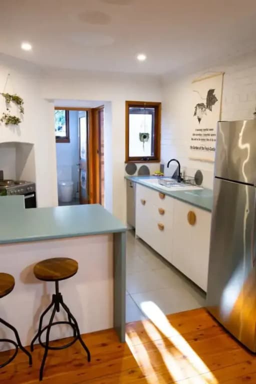 Charming Cottage With Leafy Courtyard - photo 10