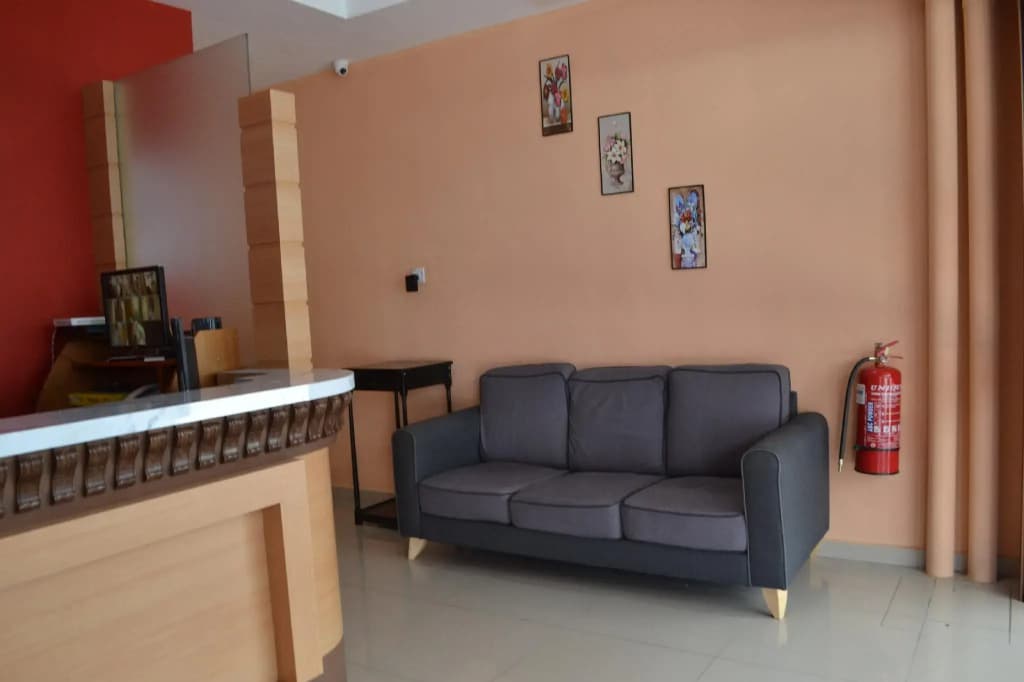 OYO 89691 Hotel Puteri Miqaila - photo 10
