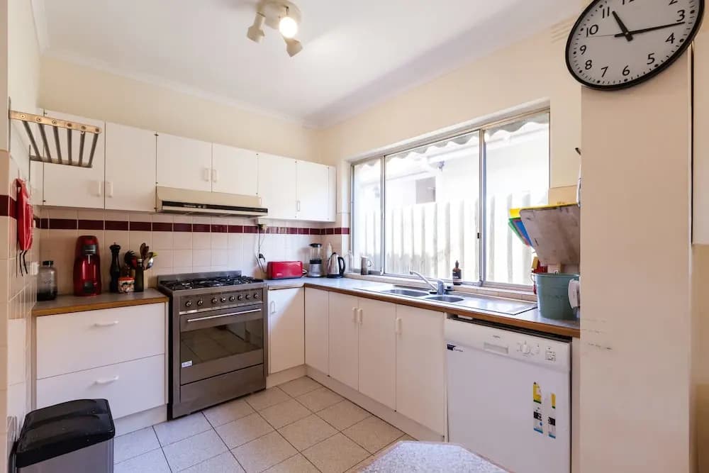 KELLY, 3BDR Northcote House - photo 16