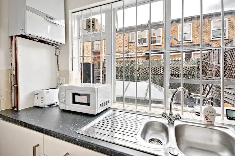 BUTE 17 2 Bed Maisonette - photo 14