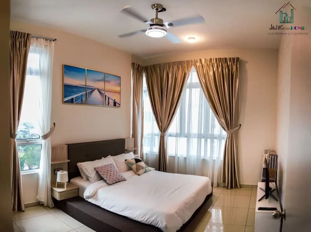 J&J Vacation Home @ Parkland Residences - photo 5