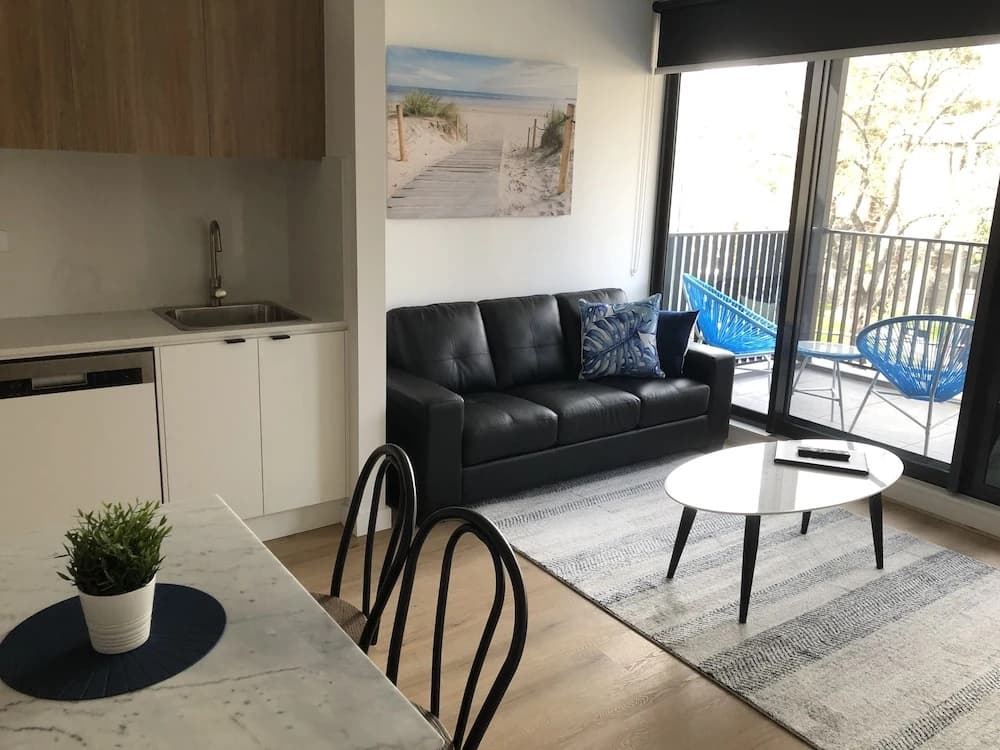 Q Squared Serviced Apartments - photo 4