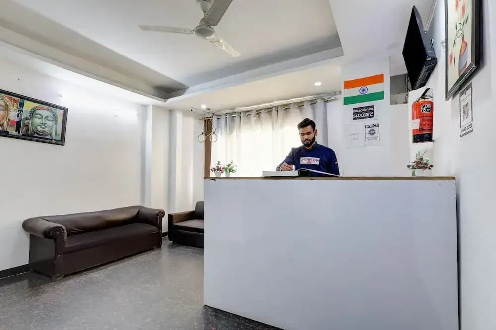 Mauryan Elite Hotel Qutab Minar Metro Station - photo 20