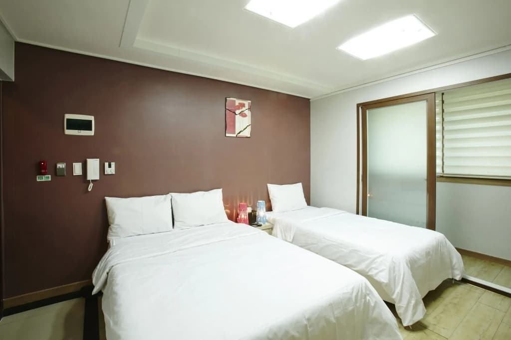 Yeongdeungpo VIP Hotel - photo 20
