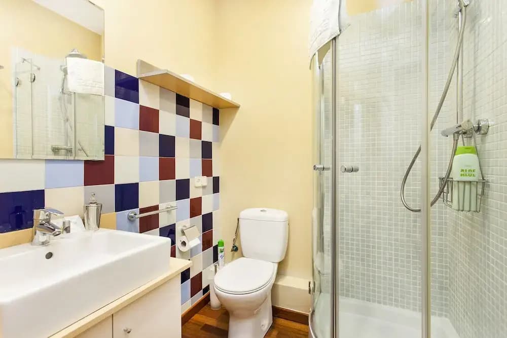 1402 - Elegant City Centre Apartment - photo 10
