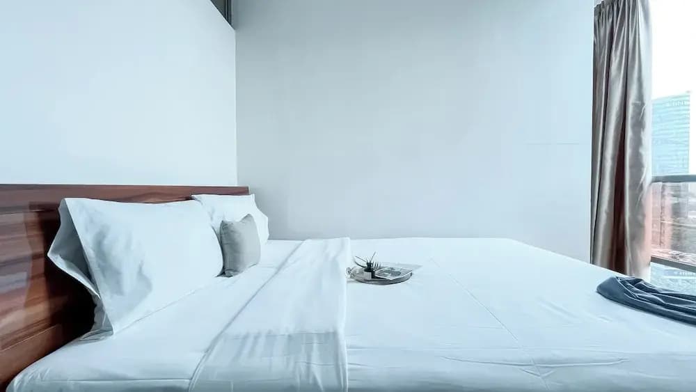 Spacious 2BR Apartment at GP Plaza - photo 4