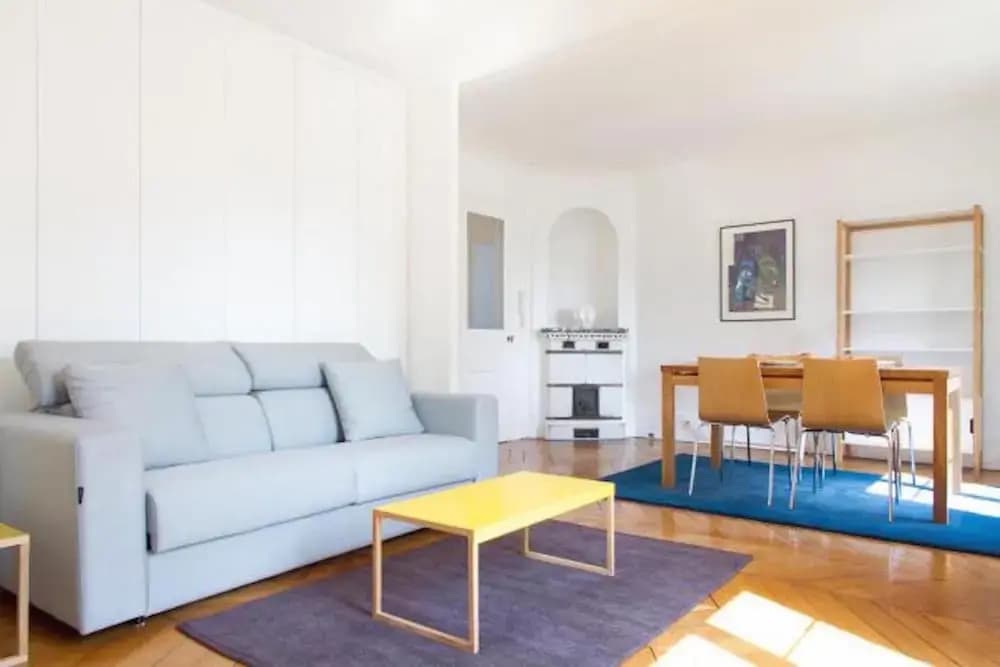 Marais - Place des Vosges Apartment - photo 3