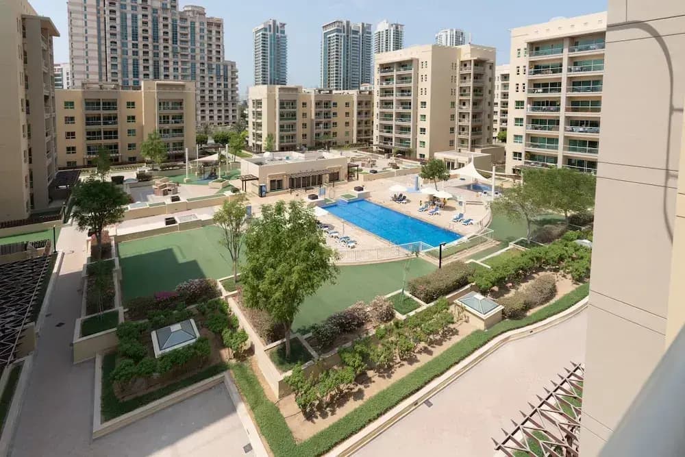 Luxurious Apt with Balcony The Greens Dubai - photo 19