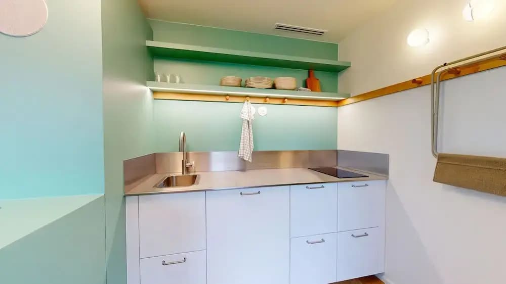 Altido Pleasant 1-bed Flat w Shared Courtyard - photo 8
