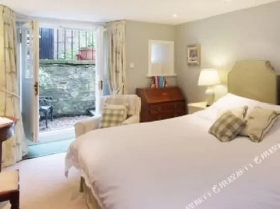 The Guest Room - photo 31