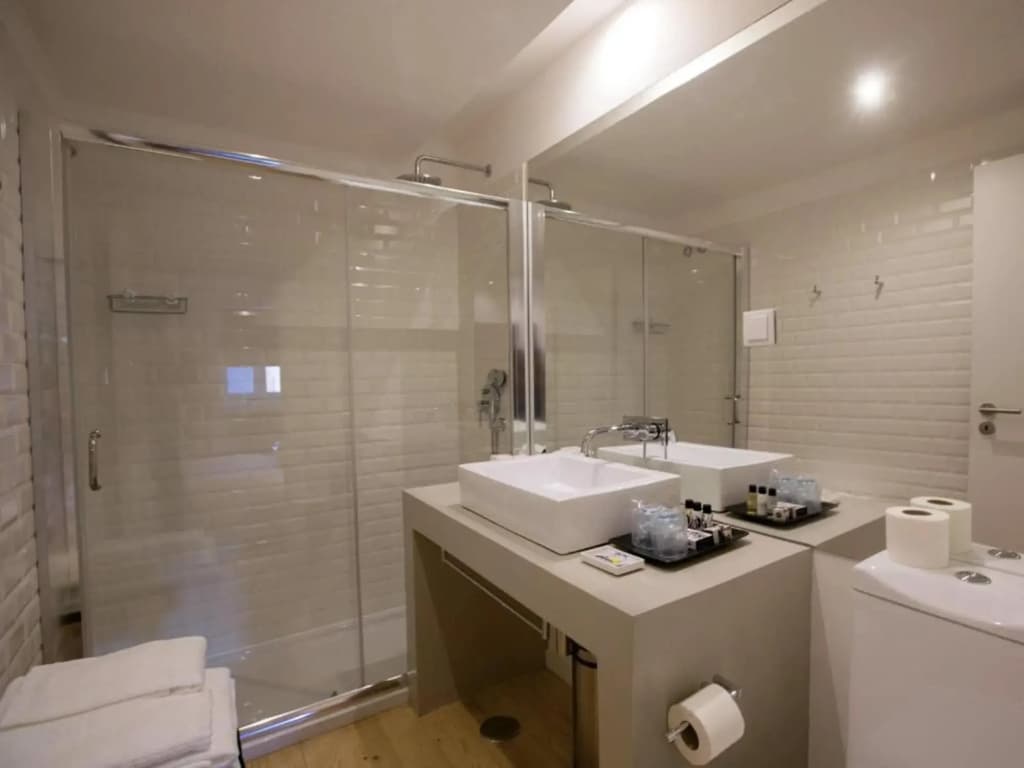 The 8 Downtown Suites - photo 19