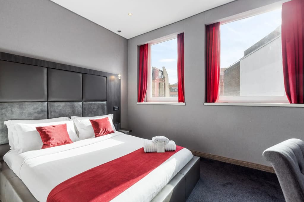 The Bryson Hotel - photo 6