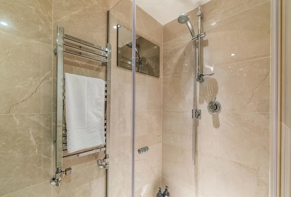 Bedfordbury - photo 7