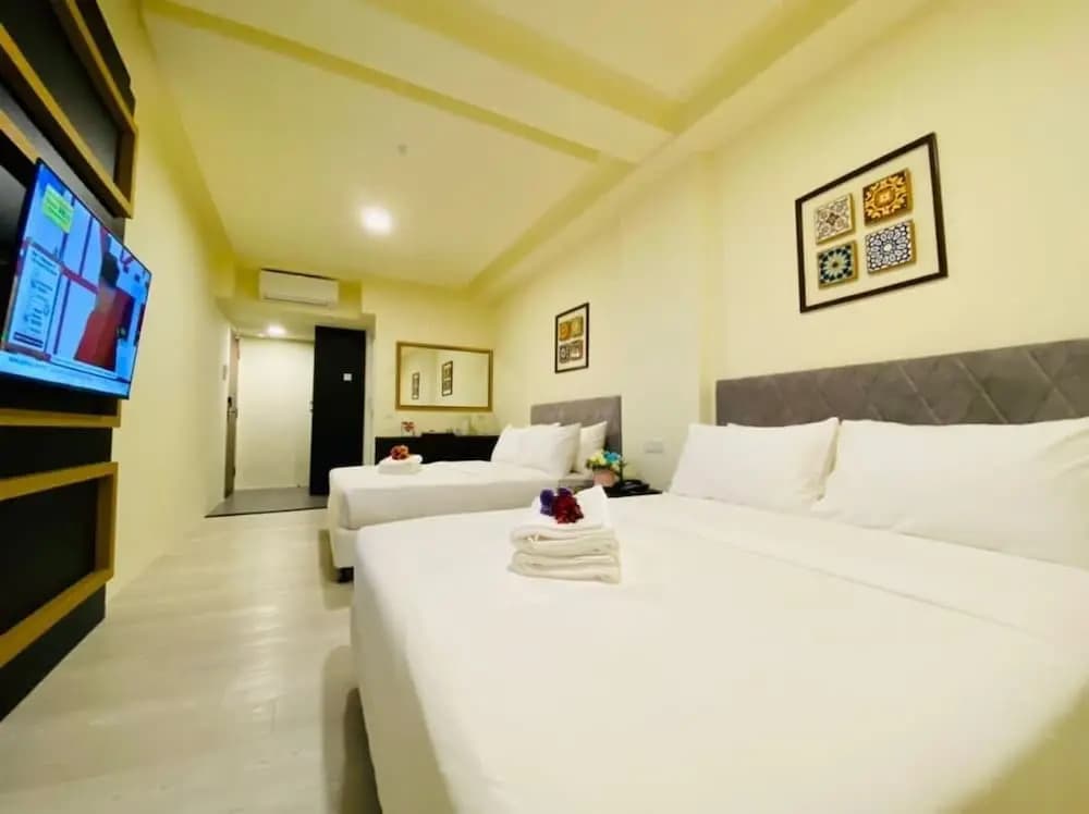 Bishop Hotel - photo 3