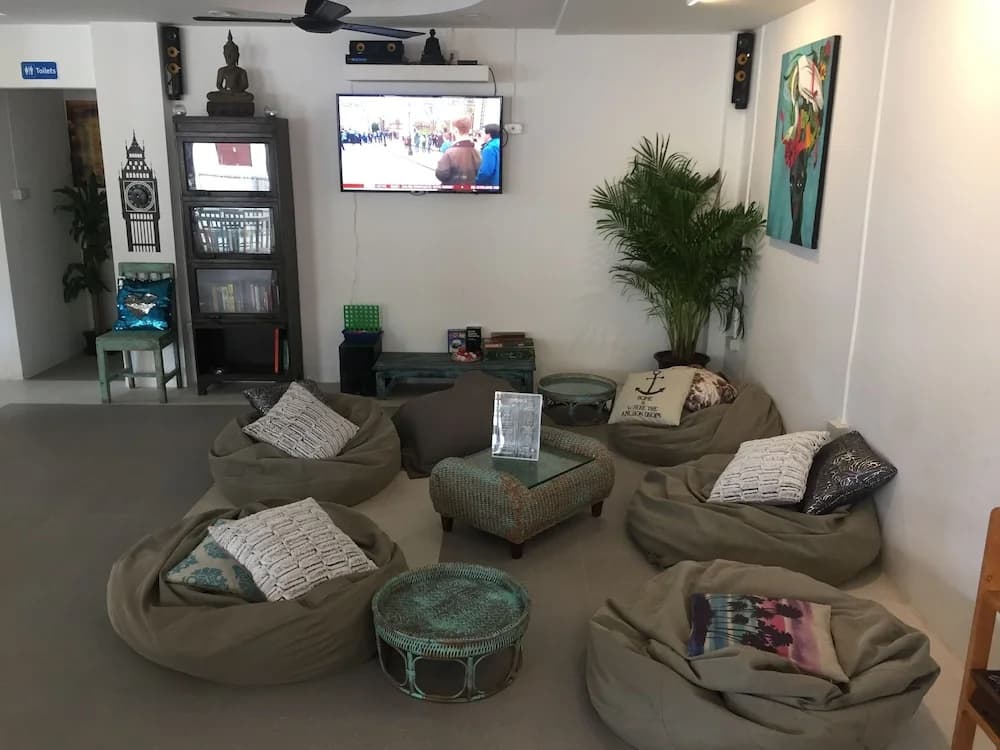 Castaway Guesthouse Hostel and Bar - photo 10