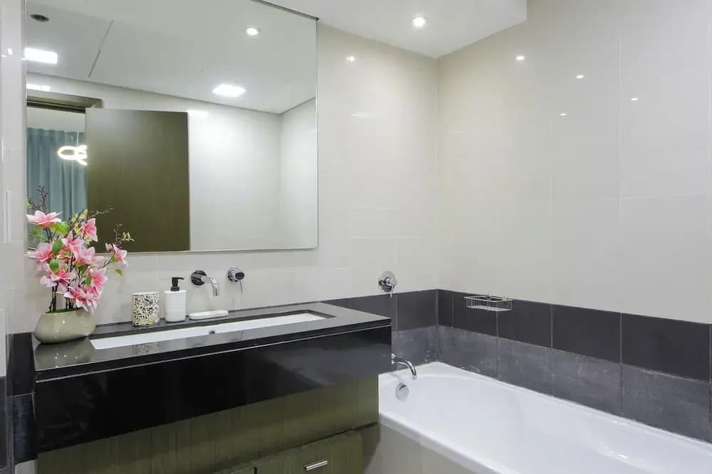 Luxury 2BR - partial Burj Khalifa view - photo 8