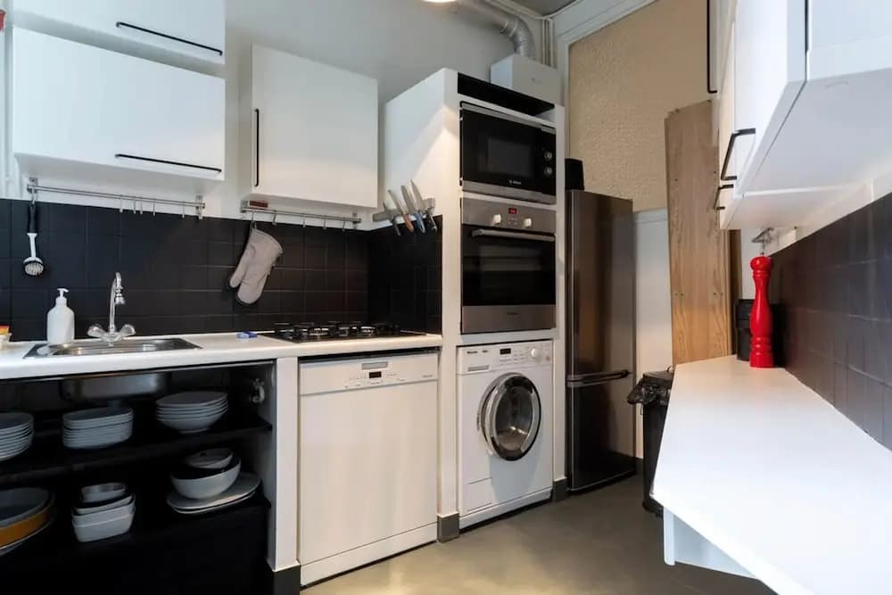 Chic Grenelle 3 Bedroom Apartment in Paris - photo 11