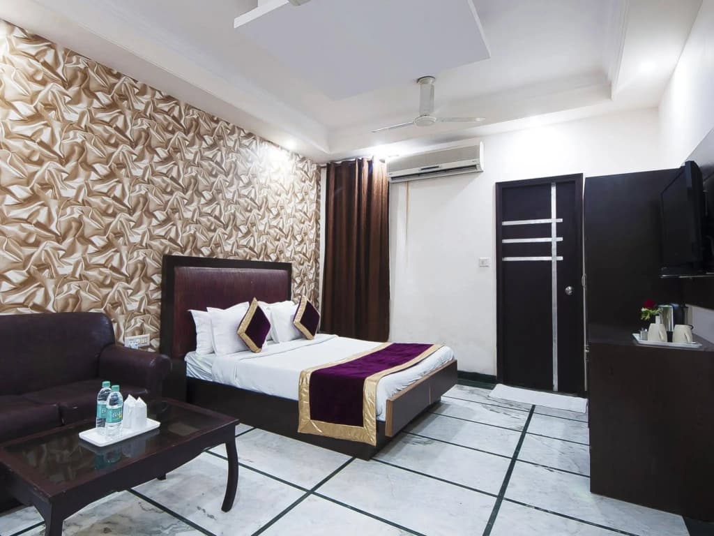 Hotel Apra Inn - photo 4