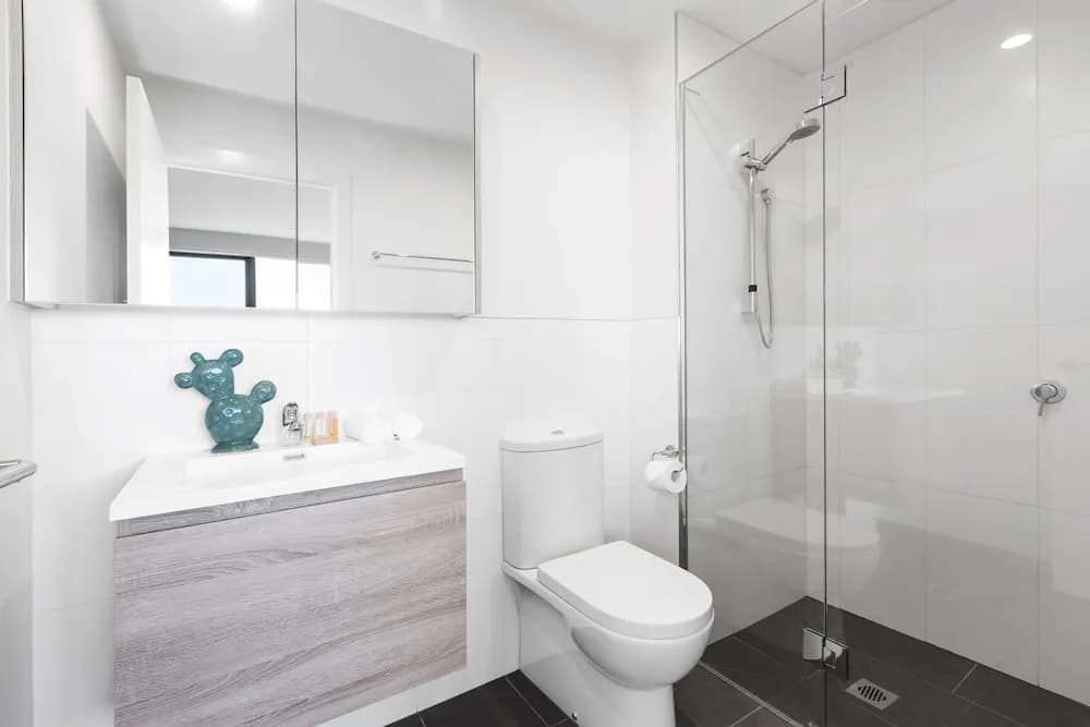 Spacious Urban Oasis in Central Location - photo 8