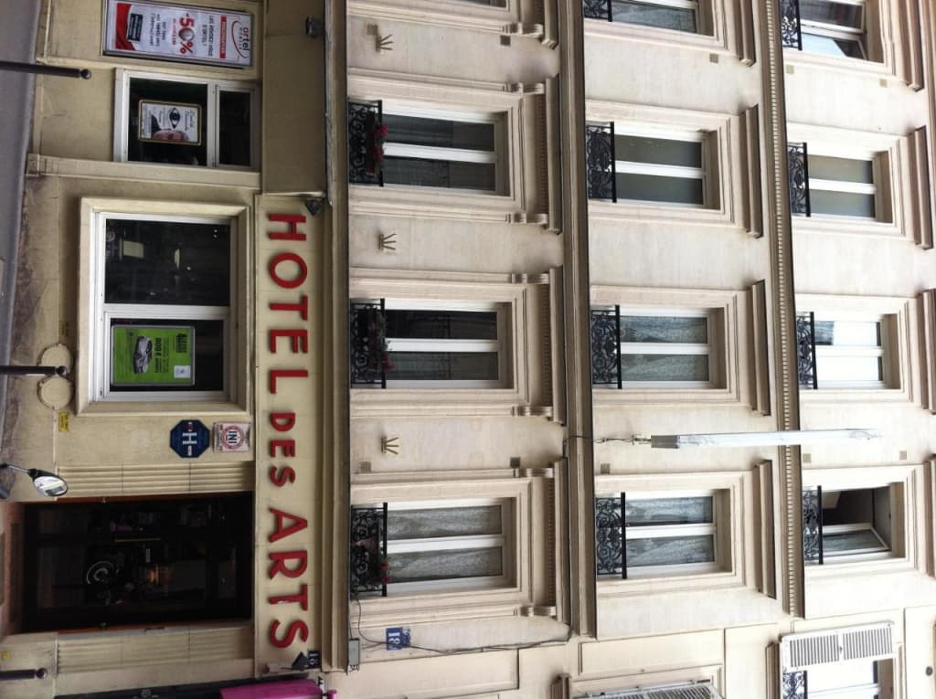 Hotel Des Arts - photo 4