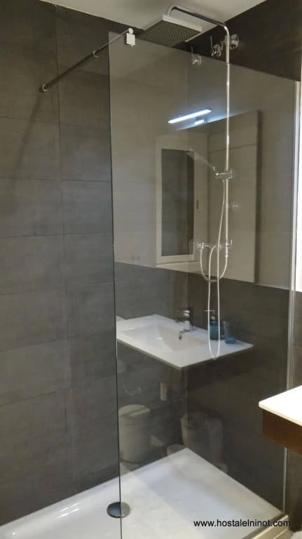 Hostal El Ninot - photo 22