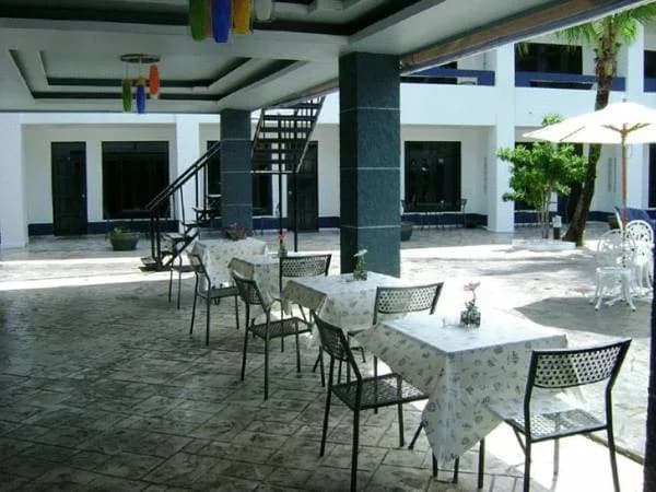 Tiki Garden Resort - photo 2