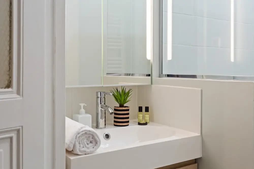 Bright and Spacious Apartment Near Bastille - photo 8