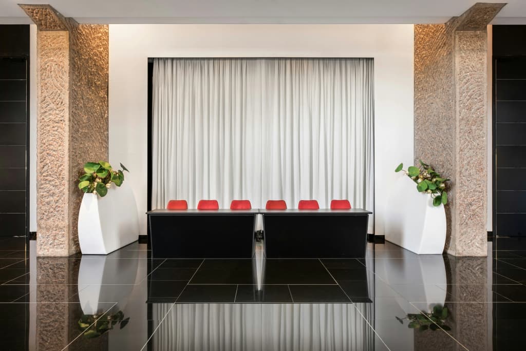 Hilton Madrid Airport - photo 16